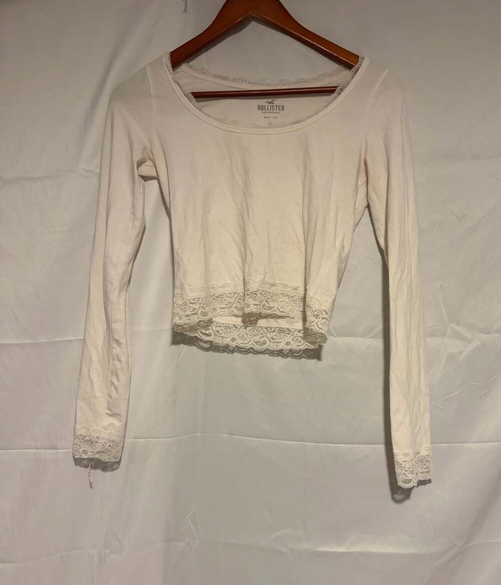 Hollister Baby Tee Size S White Long Sleeve Lace Trim Crop Top